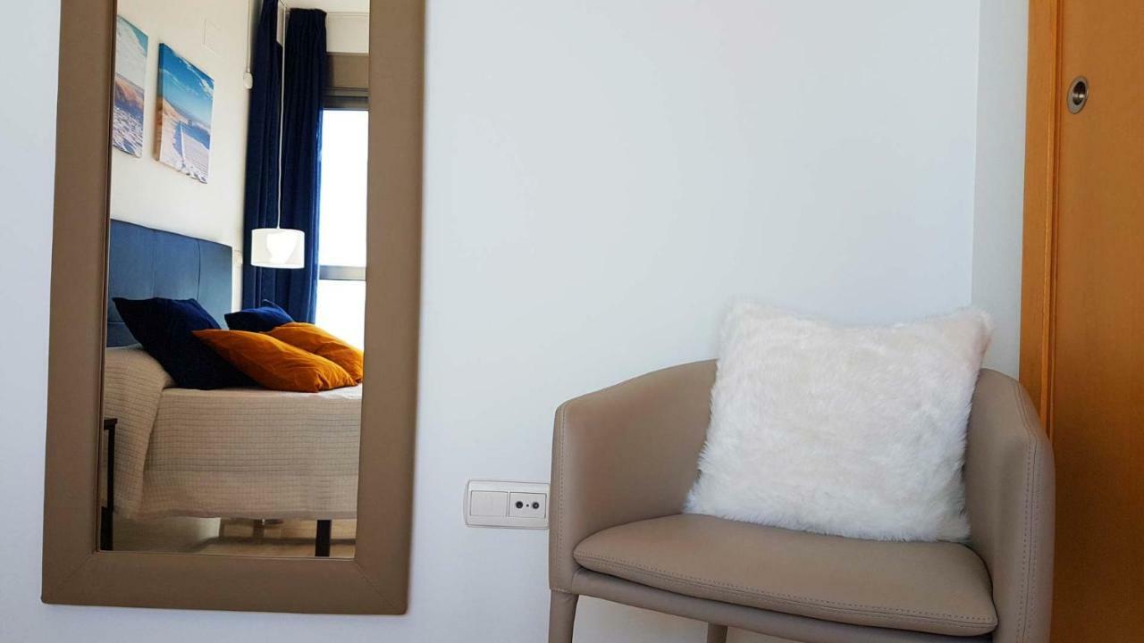 Highrise Apartment With Private Terrace & Sea Views - 34Th Floor 베니돔 외부 사진