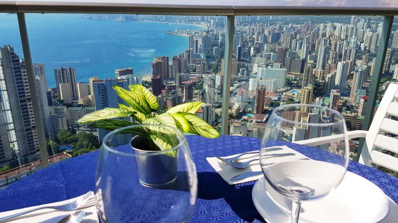 Highrise Apartment With Private Terrace & Sea Views - 34Th Floor 베니돔 외부 사진